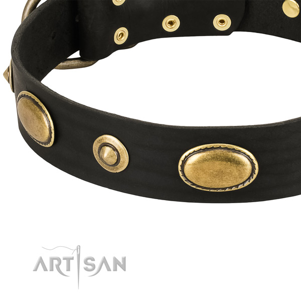 Strong fittings on genuine leather dog collar for your doggie