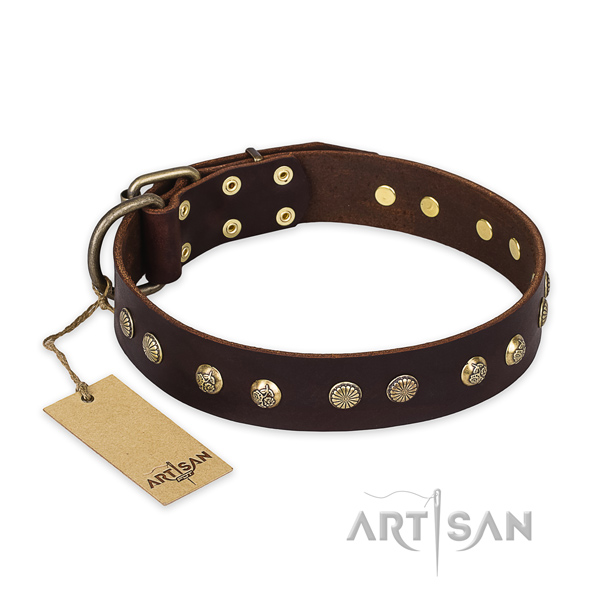 Easy adjustable genuine leather dog collar with corrosion resistant D-ring