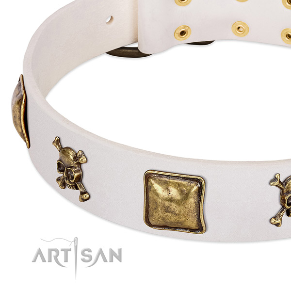 Stylish design full grain natural leather dog collar with rust resistant decorations